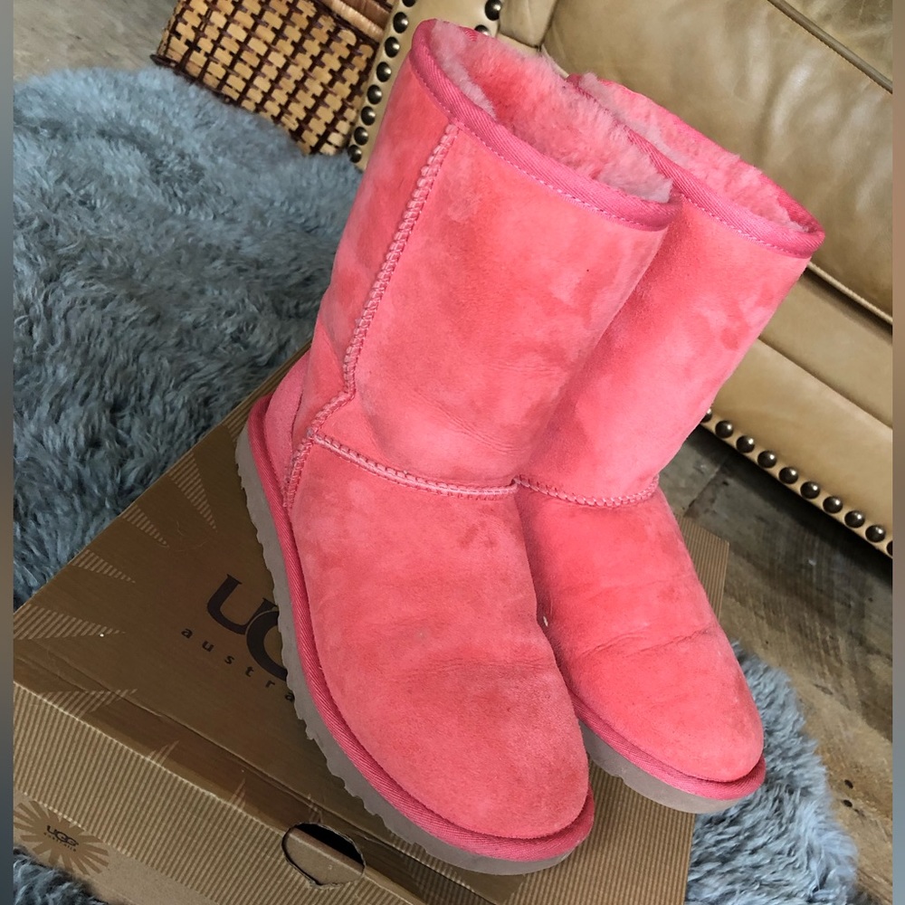Ugg Pink Classic Short Size 6